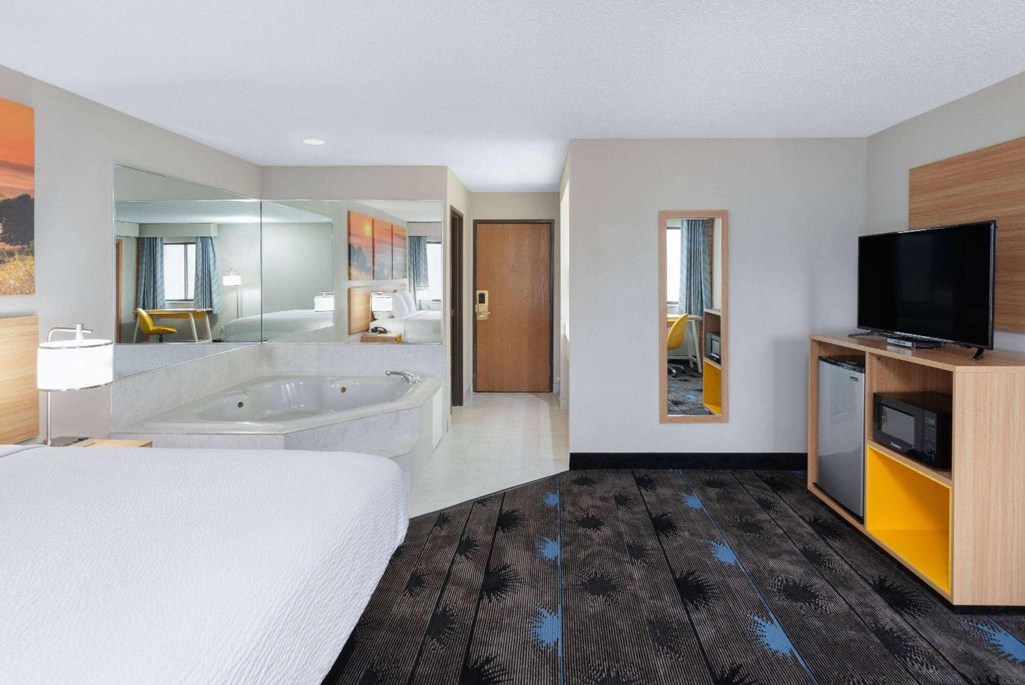 Days Inn By Wyndham Wooster Dış mekan fotoğraf