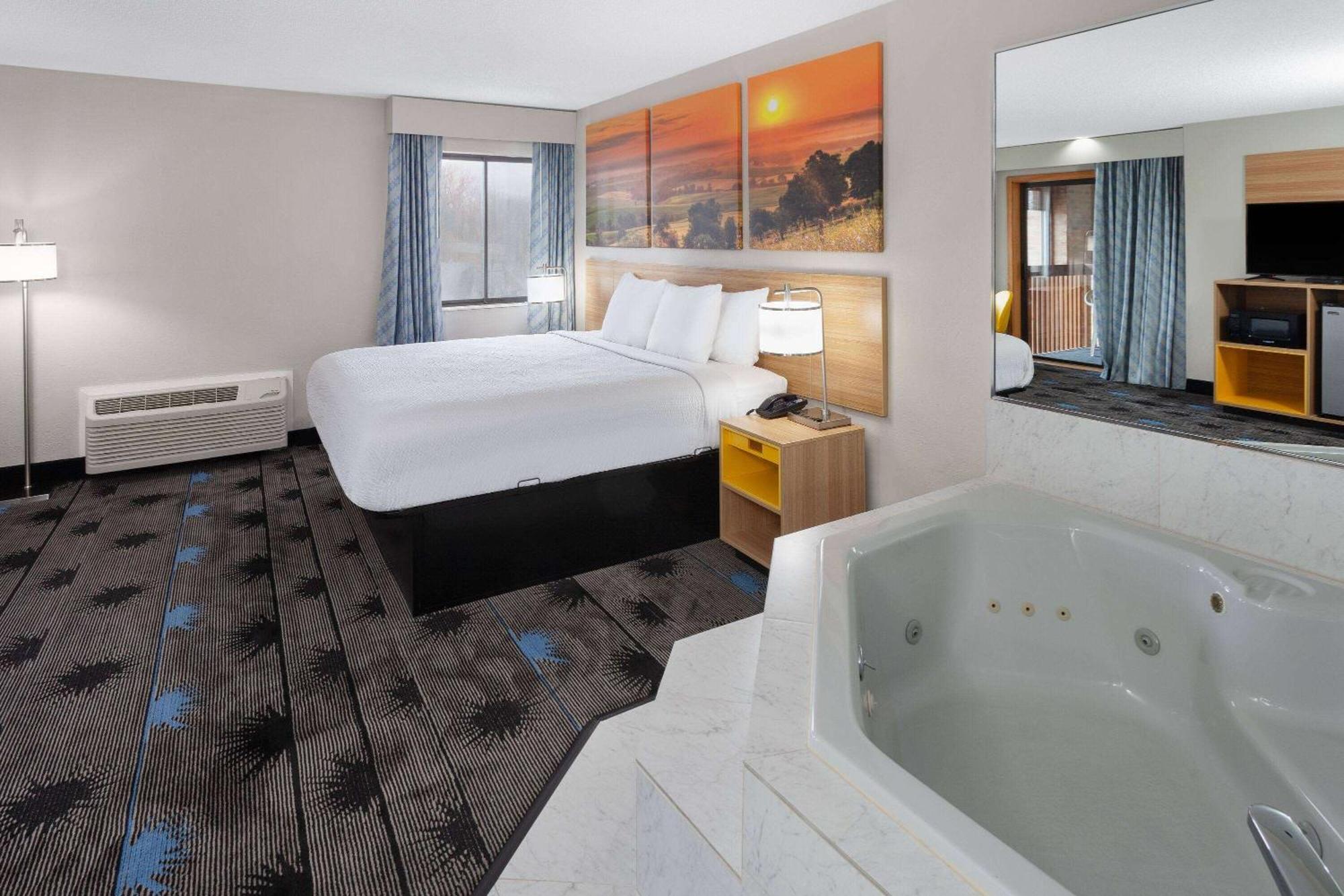 Days Inn By Wyndham Wooster Dış mekan fotoğraf